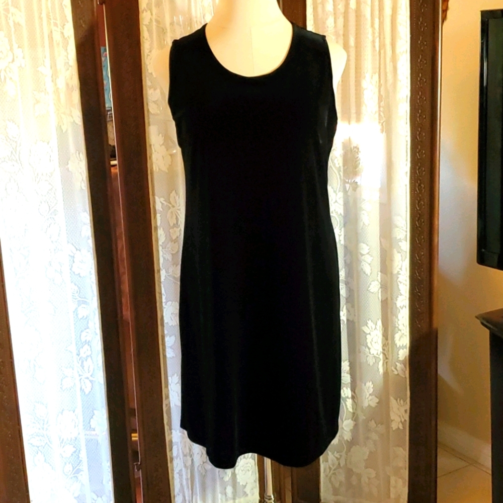 Sleeveless Polyester/Spandex Sheath Dress